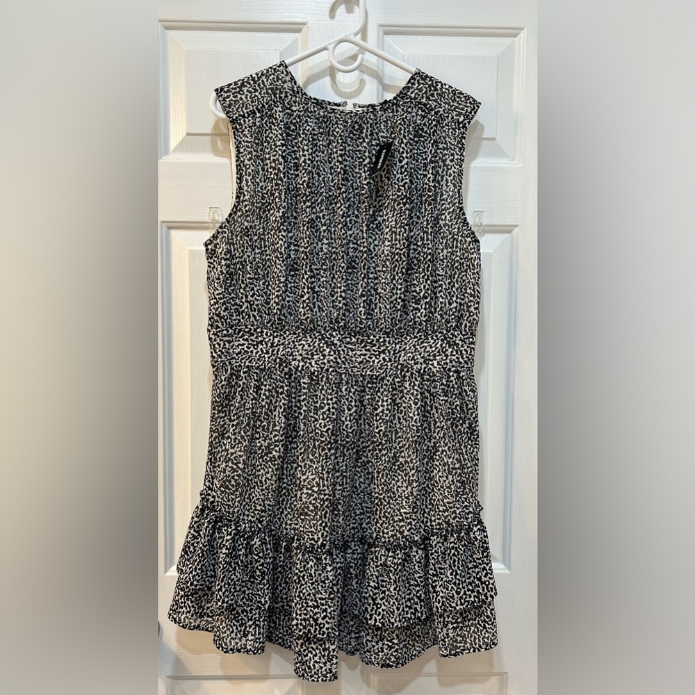 NWT Express Animal Print Tiered Dress Sleeveless Ruffle Hem Zip Close Back Sz L